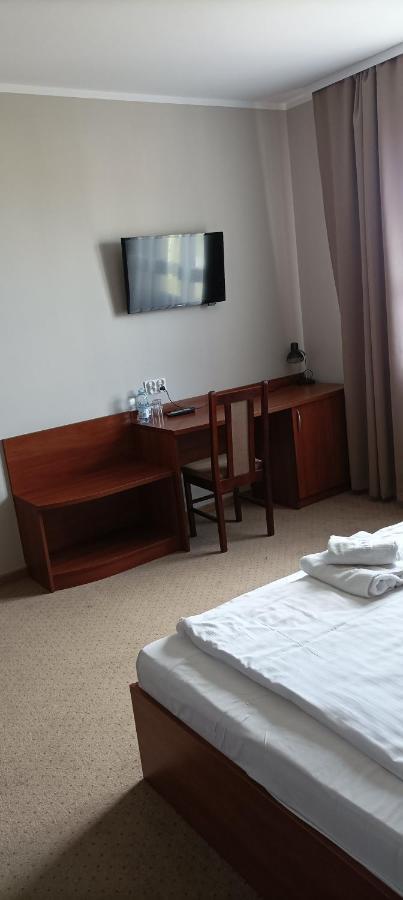 Hotel Przylesie Sierosław Exteriör bild