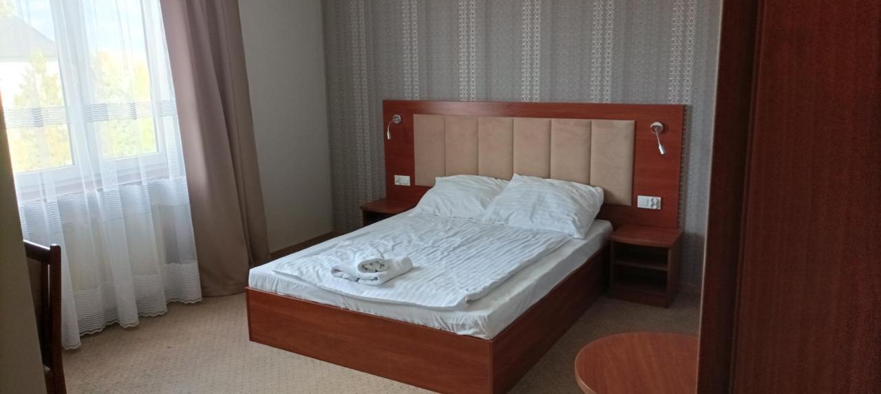 Hotel Przylesie Sierosław Exteriör bild