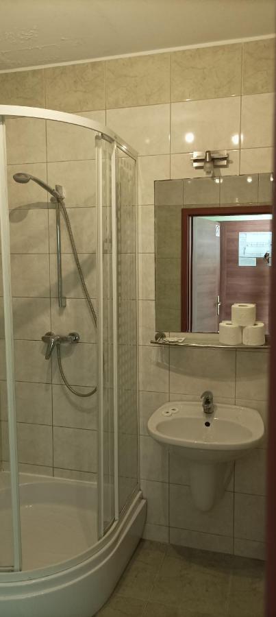 Hotel Przylesie Sierosław Exteriör bild